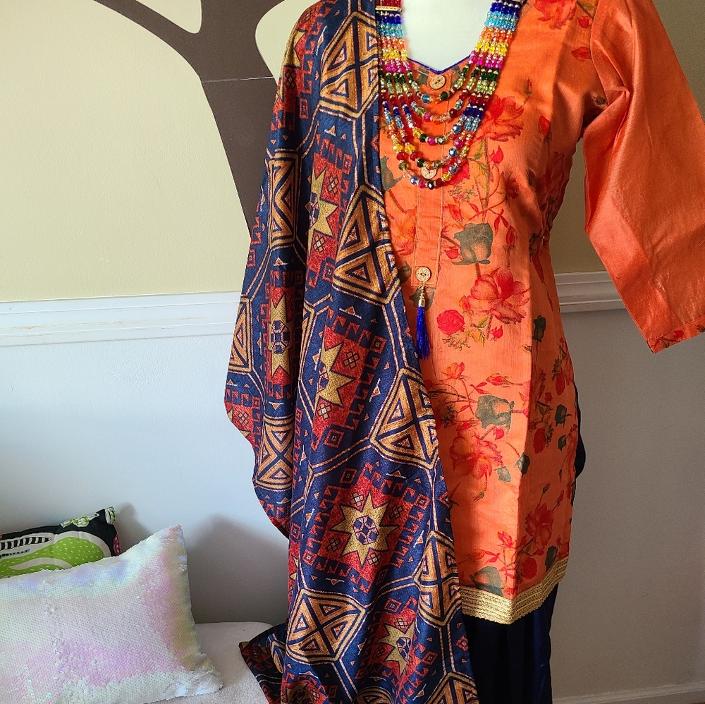 New salwar suit set - Picture 2 of 10